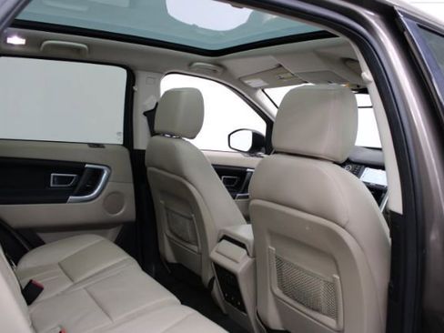 Used 2017 Land Rover Discovery Sport HSE image 26