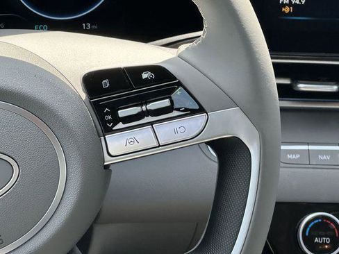 New 2025 Hyundai Elantra SEL image 25