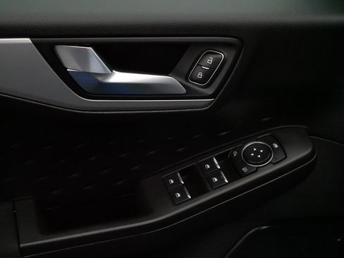 Used 2020 Ford Escape SE Sport image 19