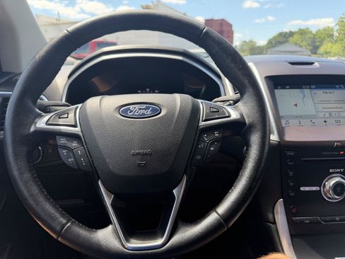 Used 2018 Ford Edge Titanium w/ Ford Safe & Smart Package AWD/4WD image 13