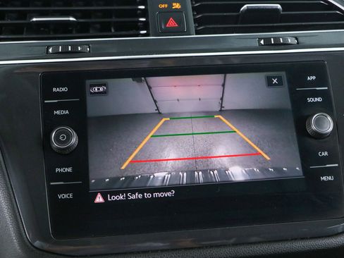 Used 2022 Volkswagen Tiguan SE FWD image 18