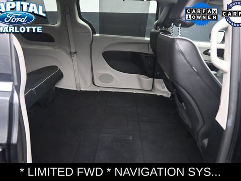 Used 2024 Chrysler Pacifica Limited FWD image 14