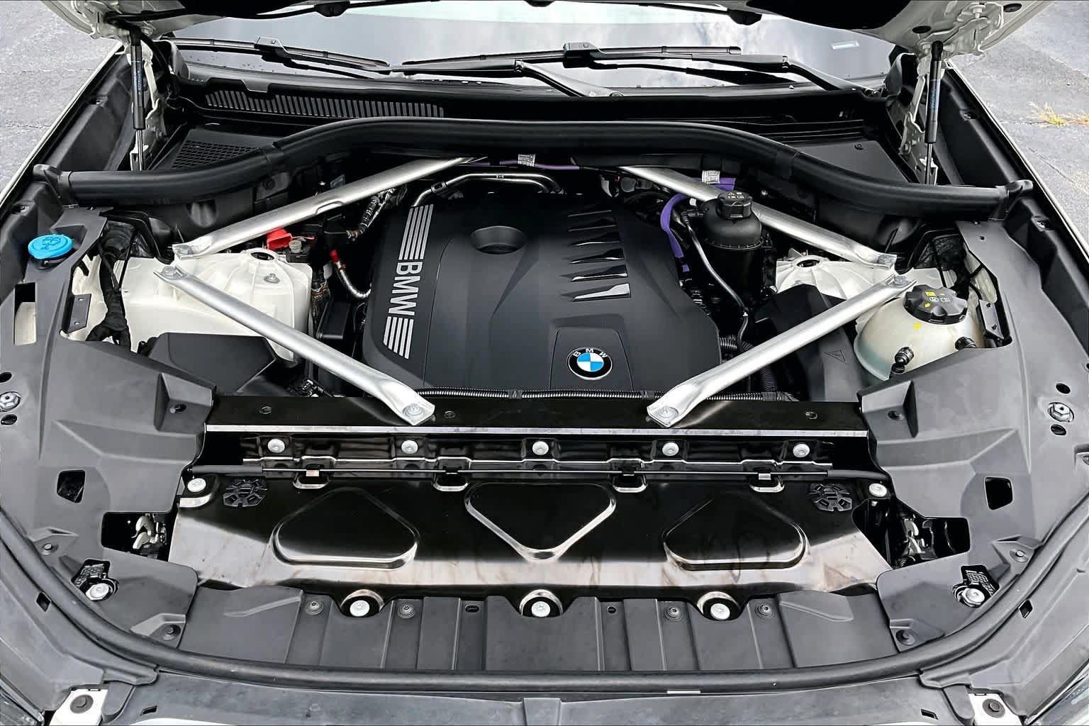 Used 2025 BMW X5 sDrive40i w/ M Sport Package RWD image 32