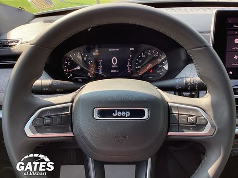 Used 2024 Jeep Compass Latitude AWD/4WD image 30