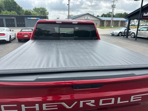 Used 2020 Chevrolet Silverado 1500 LT AWD/4WD image 13