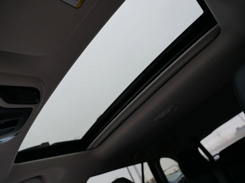 Certified 2025 Subaru Outback Limited image 32