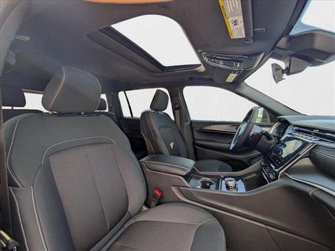 New 2025 Jeep Grand Cherokee L Laredo w/ Luxury Tech Group I image 17