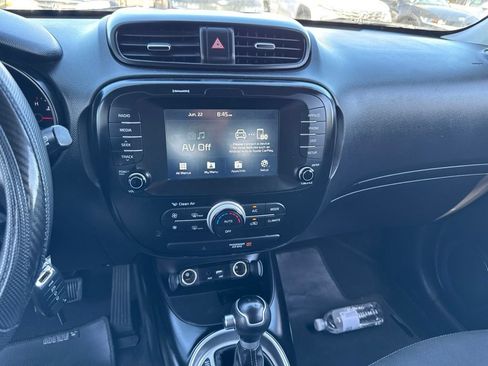 Used 2018 Kia Soul + FWD image 8