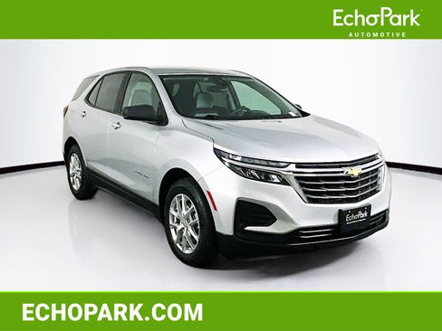 Used 2022 Chevrolet Equinox LS w/ LS Convenience Package image 1