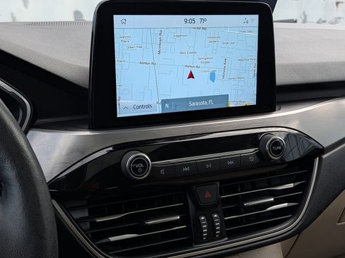 Certified 2021 Ford Escape Titanium image 30