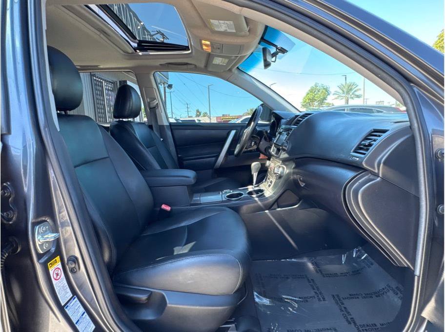 Used 2013 Toyota Highlander SE AWD/4WD image 23