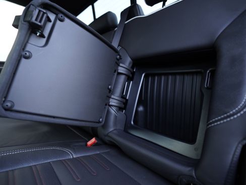 Used 2025 GMC Sierra 2500 AT4X image 11