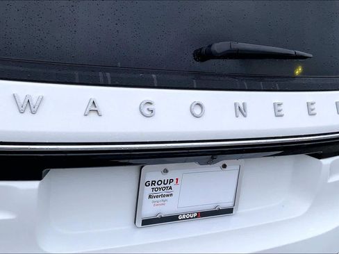 Used 2022 Jeep Wagoneer Series III w/ Premium Group I AWD/4WD image 30