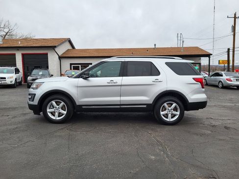 Used 2016 Ford Explorer XLT image 6