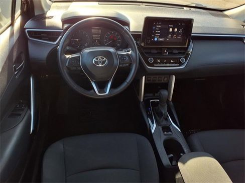 Used 2024 Toyota Corolla Cross LE image 11