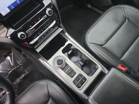 Used 2022 Ford Explorer Limited w/ Equipment Group 301A image 34