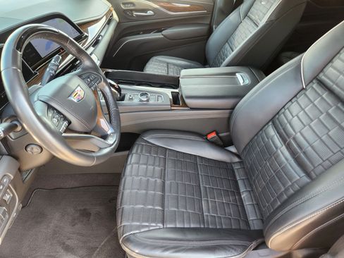 Used 2023 Cadillac Escalade Sport Platinum w/ LPO, ONYX Package AWD/4WD image 11