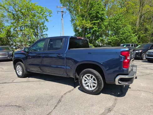 Used 2021 Chevrolet Silverado 1500 LT w/ Z71 Off-Road Package AWD/4WD image 4
