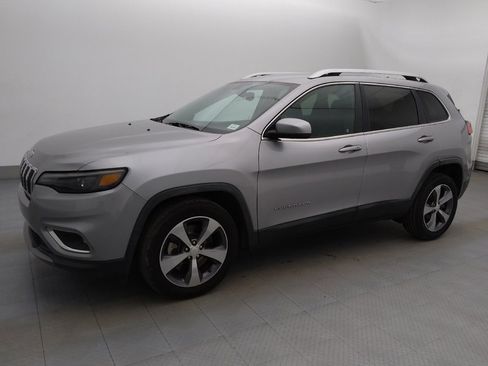 Used 2019 Jeep Cherokee Limited image 2