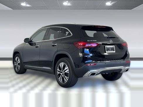 New 2025 Mercedes-Benz GLA 250 4MATIC image 3