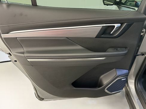 Used 2025 Buick Enclave Preferred image 27