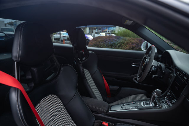 Used 2018 Porsche 911 GT3 RWD image 26