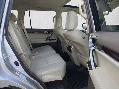 Used 2016 Lexus GX 460 w/ Premium Package image 21