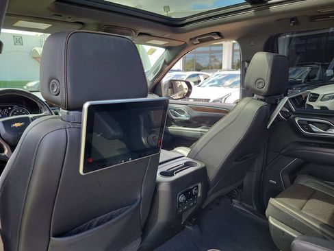 Used 2021 Chevrolet Suburban High Country w/ Premium Package AWD/4WD image 15