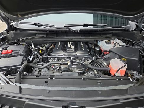 Used 2025 Cadillac Escalade ESV V image 34