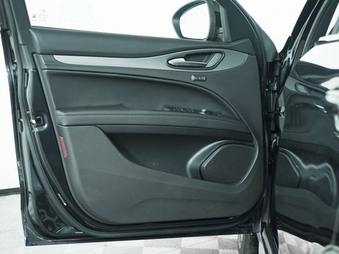 New 2025 Alfa Romeo Stelvio Sprint AWD/4WD image 16