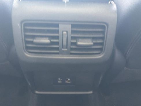 Used 2023 Nissan Rogue SL image 17