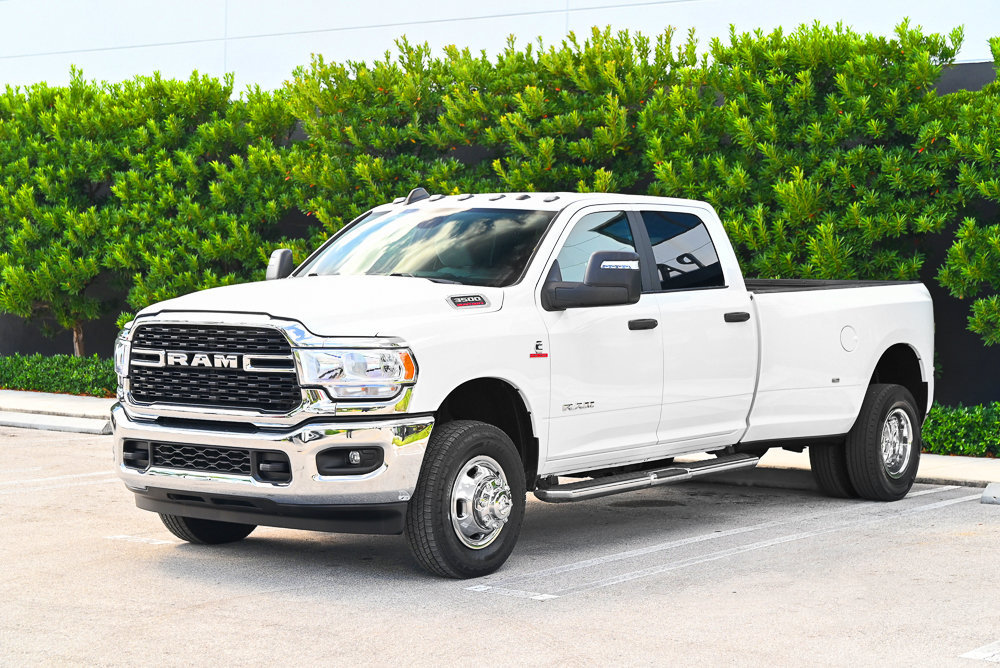 Used 2024 RAM 3500 Big Horn AWD/4WD image 1