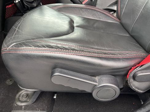 Used 2018 Jeep Wrangler Unlimited Rubicon image 32