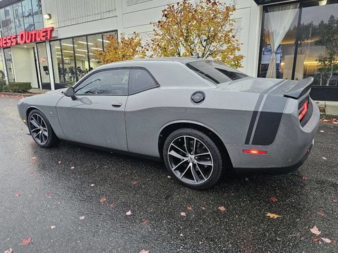 Used 2017 Dodge Challenger R/T Scat Pack image 5