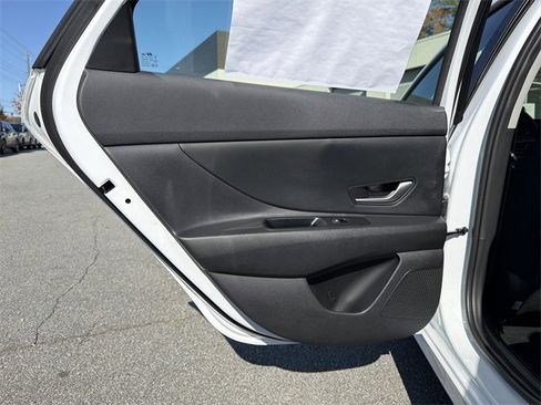 New 2026 Hyundai Elantra Blue image 21