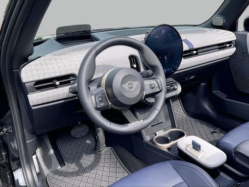Used 2025 MINI Cooper S FWD image 17