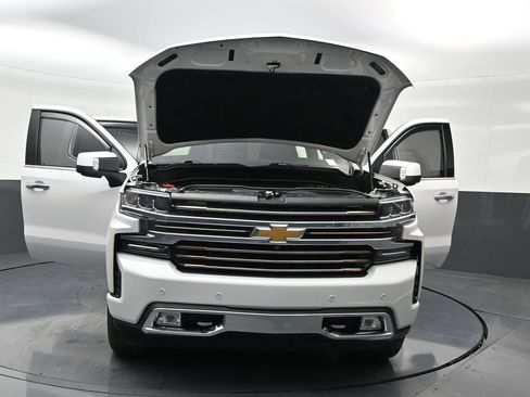 Used 2020 Chevrolet Silverado 1500 High Country w/ Technology Package image 36