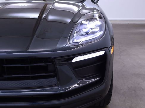 New 2025 Porsche Macan image 16