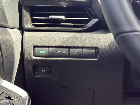 Used 2023 Nissan Sentra SR FWD image 14