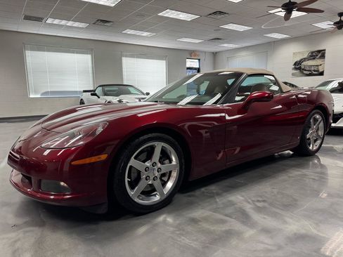 Used 2006 Chevrolet Corvette Convertible w/ Preferred Equipment Group RWD image 27