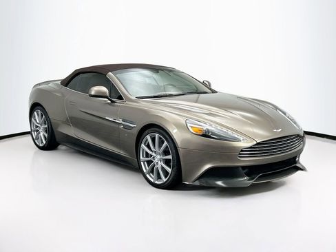 Used 2017 Aston Martin Vanquish Volante image 3