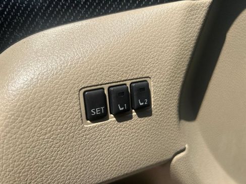Used 2017 Nissan Rogue SL w/ SL Premium Package FWD image 13