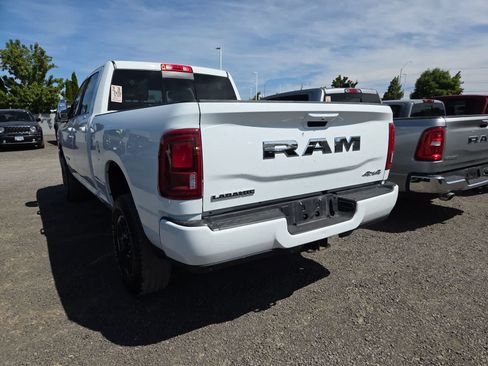 Used 2026 RAM 2500 Laramie AWD/4WD image 3