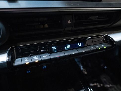 Used 2025 Toyota Prius LE image 25