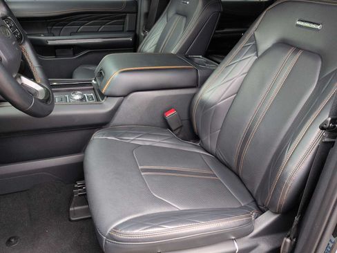 Used 2024 Ford Expedition Platinum AWD/4WD image 16