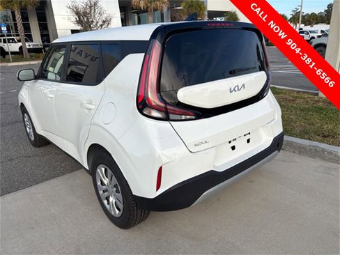 Used 2023 Kia Soul LX image 4