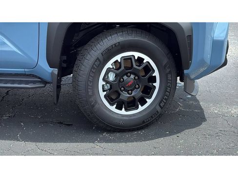 New 2026 Toyota 4Runner TRD Off-Road Premium AWD/4WD image 10