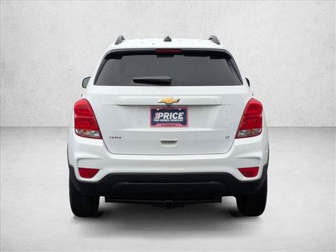 Used 2017 Chevrolet Trax LT w/ LT Convenience Package FWD image 7