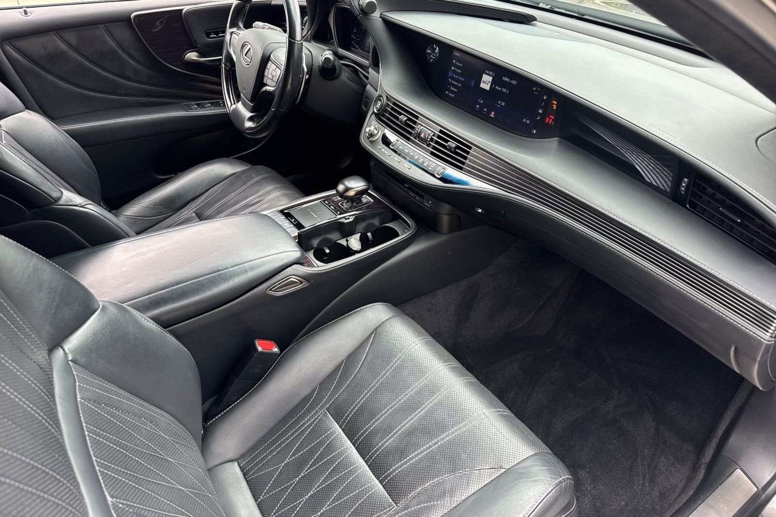 Used 2018 Lexus LS 500 AWD w/ Interior Upgrade Package image 33
