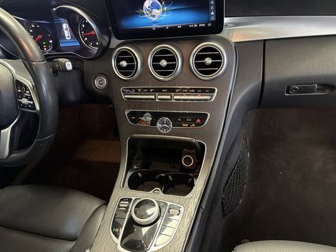 Used 2019 Mercedes-Benz C 300 Sedan w/ Premium Package image 39